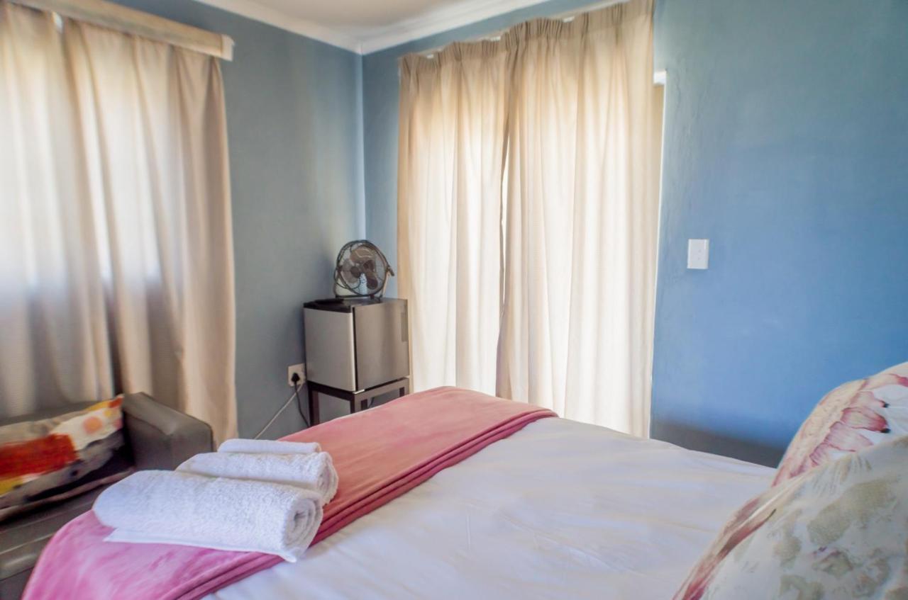 רסטנבורג Seroloana Guest House מראה חיצוני תמונה